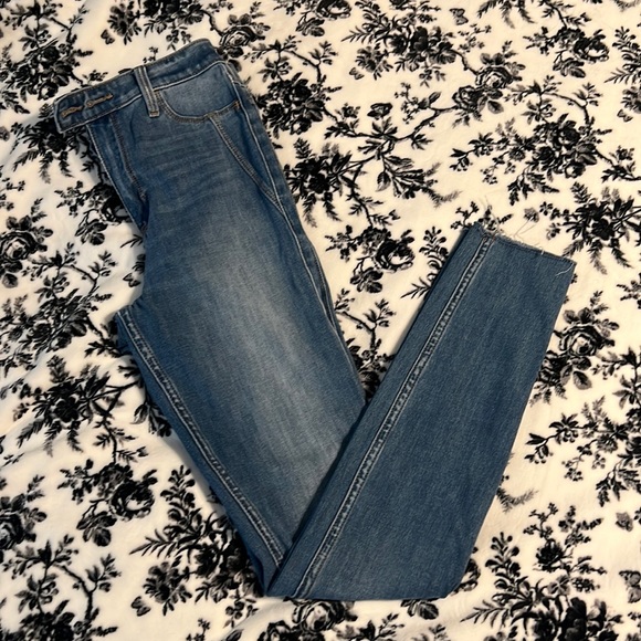 Hollister Jean legging. - Picture 1 of 2